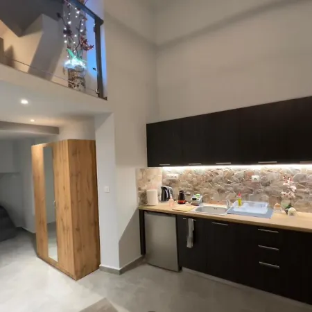 Thisio Luxury Apartment, 10 Mins Walk To Acropolis * Athens